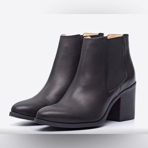 Nisolo Heeled Chelsea Boot, Black Leather, Water Resistant